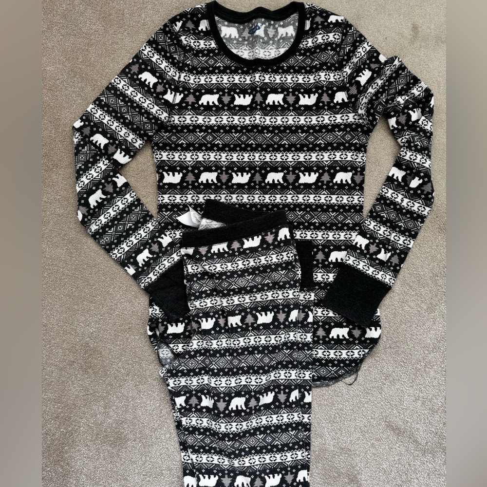 Old Navy Black and White women’s Pajama Set